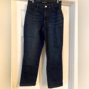 Women’s Size 10 Petite Lee Classic Fit Jeans.